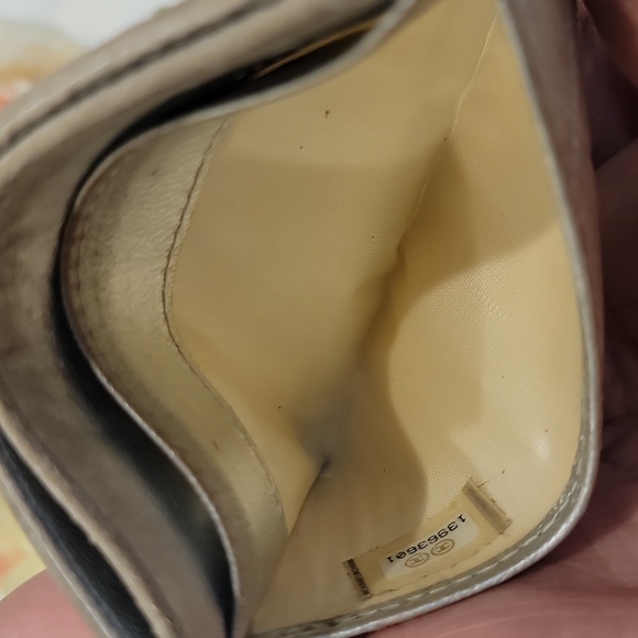 Authentic CHANEL card wallet - Picture 12 of 15